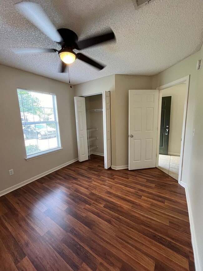 Photo - 15 Talbot Ct Unit 1