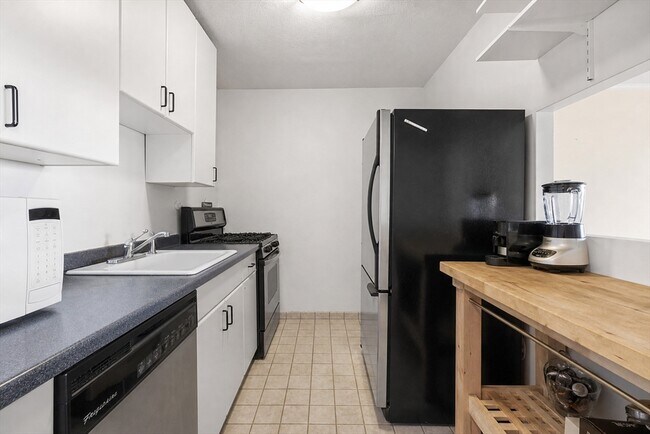8 Whittier Pl Unit 21B