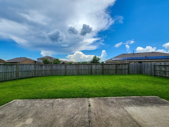 Building Photo - 2119 Del Mar Dr