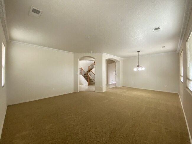 Photo - Large 5BR/2Story w/Balcony - Northern Meadows