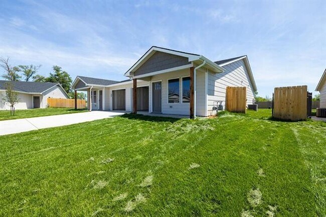 Photo - 524-526 W. 50th Ct. S. Unidad 524 W. 50th Ct. S.