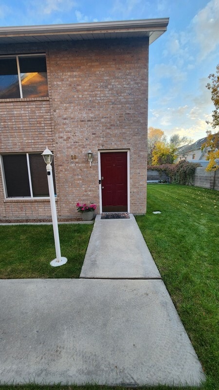 Photo - 201 N Geneva Rd