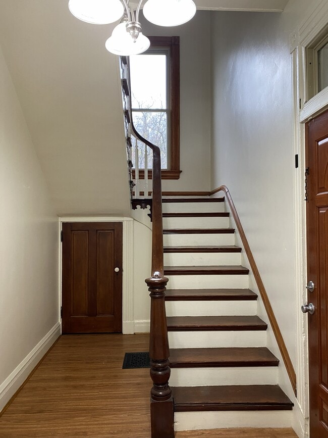 Photo - 8302 Curzon Ave