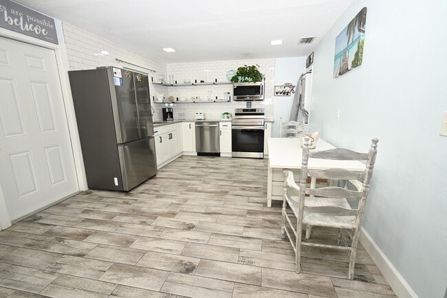 Photo - 206 Cape Coral Pkwy W