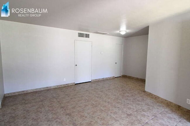 Building Photo - 2925 N 19th Ave