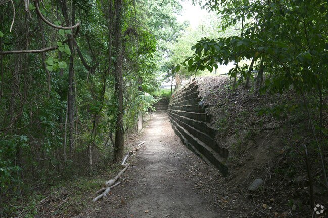 The Glen at Shawmont Station