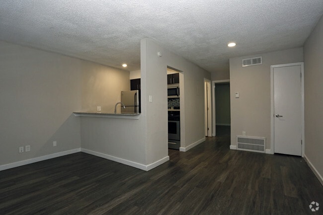 588SF_1BR_Living Area