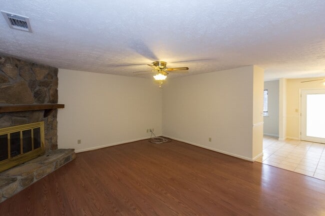 Photo - COMING SOON - Spacious 3 Bedroom, 2 Bathro...