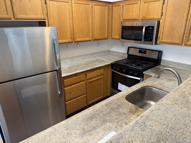 Photo - 558 Torrey Pine Ln