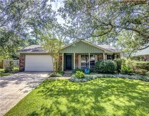 Photo - OCEAN SPRINGS - BEAUTIFUL HOME WITH POOL. AND SPACE FOR ENTERTAINING!