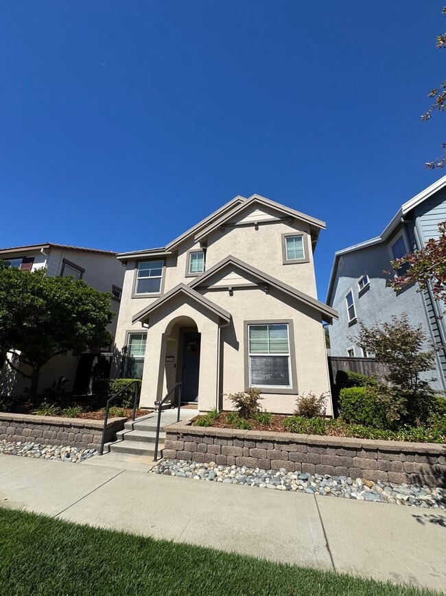 3209 Monument Dr