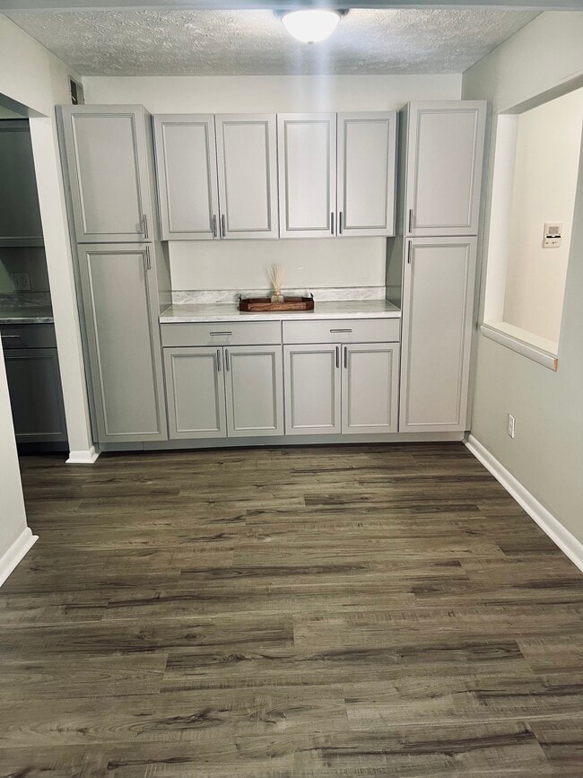 River Knolls Apartments