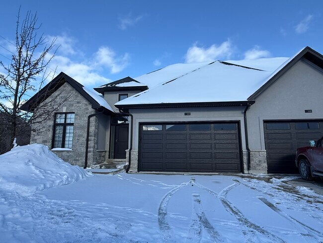 Building Photo - 117-9861 Glendon Dr