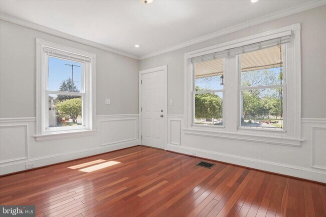 Photo - 54 Jefferson Ave