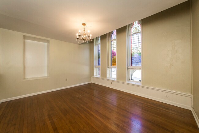 Photo - 1500 Center St Apartments