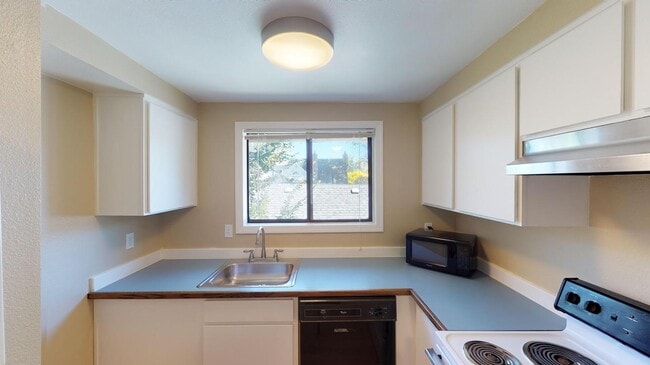 Photo - 2043 NW Johnson St