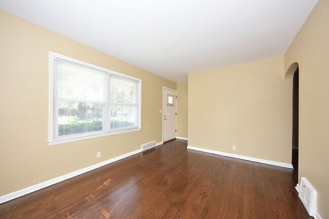 Photo - 5716 N 63rd St