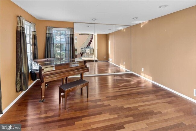 Photo - 7 Redwood Ct