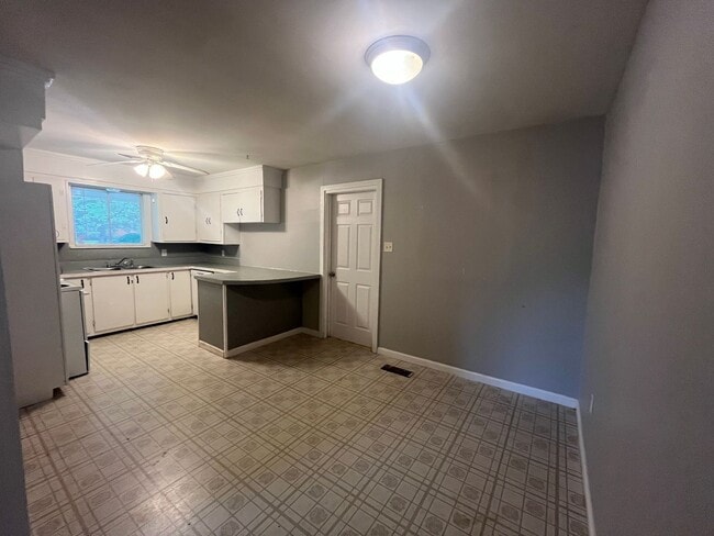 Photo - Nuce 3 br. Home for rent near LR Air Force base