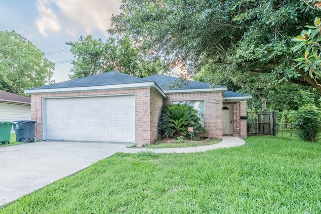 Building Photo - 9438 Ashville Dr