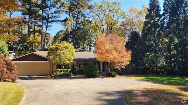 Building Photo - 4615 Mystic Dr NE Rental