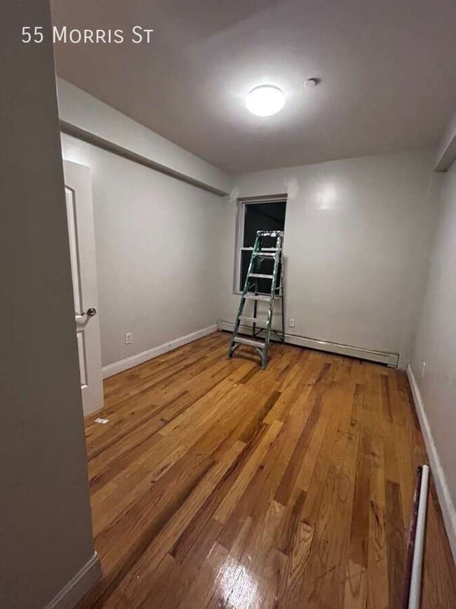 Photo - 55 Morris St