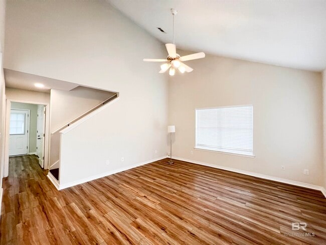 Photo - 120 Covey Run Pl
