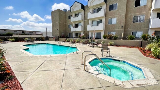POOL/JACUZZI