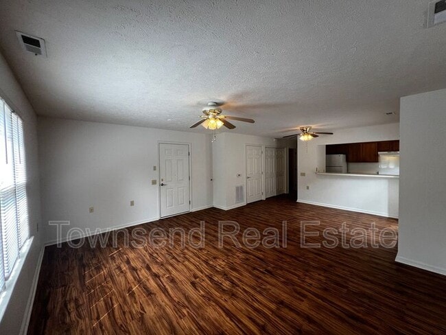 Photo - 1009 Ancestry Dr