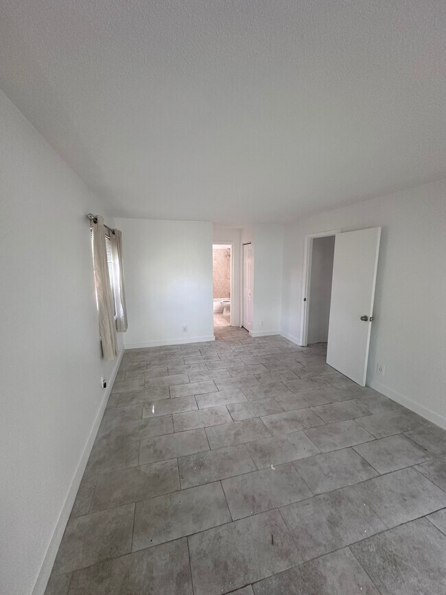 234 SW 19th St Unit 2