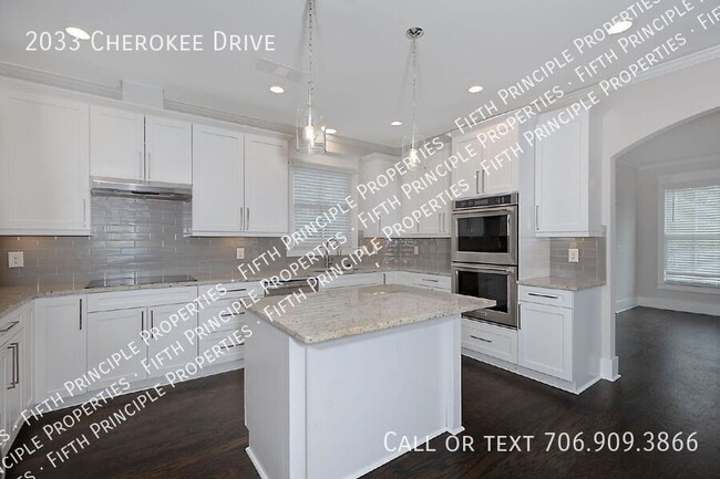 Photo - 2033 Cherokee Dr