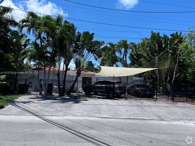 Building Photo - 1501 Calais Dr Unit B Rental