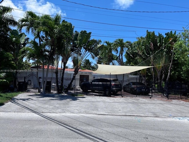 Building Photo - 1501 Calais Dr Unit B Rental