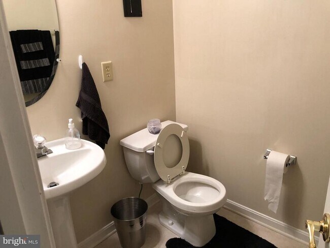 Photo - 45586 Curley Ct