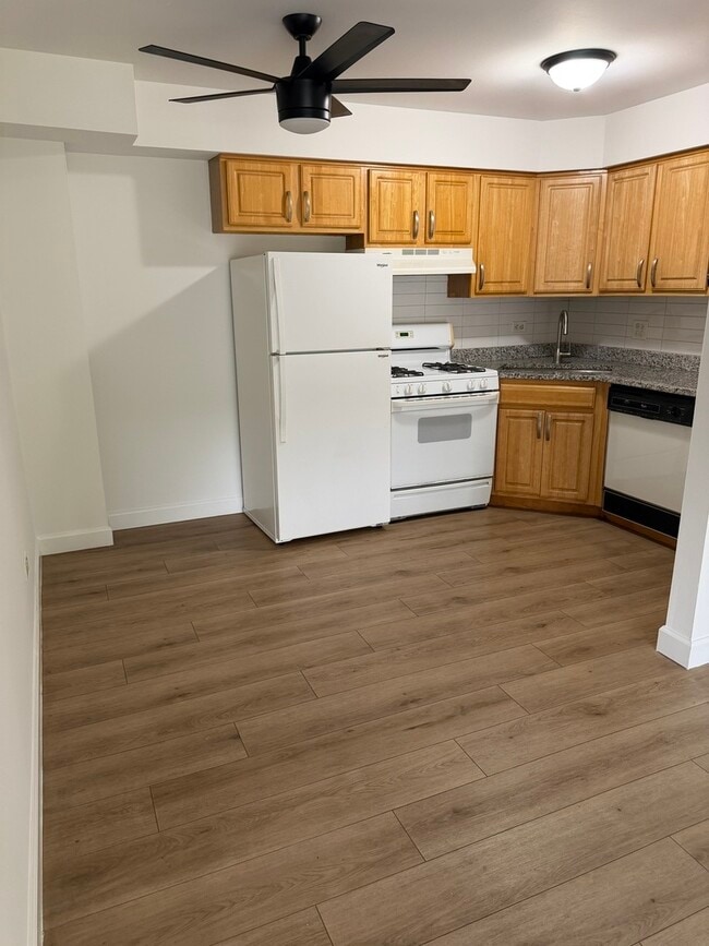 10S433 Echo Ln