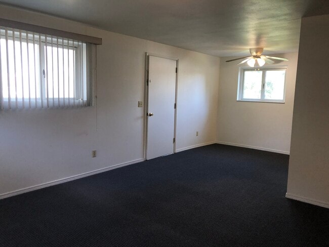 Photo - 331 NW Cleveland St Unit Lower