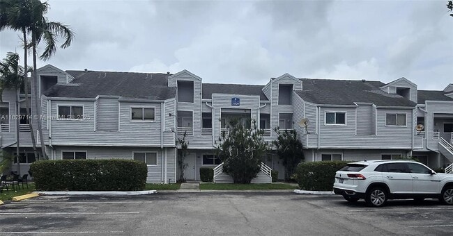 Building Photo - 3409 NW 44th St Unit 201 Rental