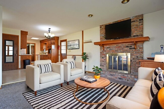 Spacious 3 bed, 2 bath rental in Bloomingt... - Spacious 3 bed, 2 bath rental in Bloomingt...
