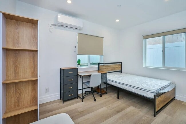 Photo - 1258 W 37th Dr Unit 1260 1/2 W 37th Dr