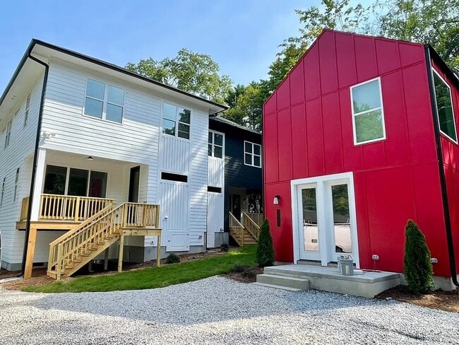 Building Photo - 2213 Garden Pl