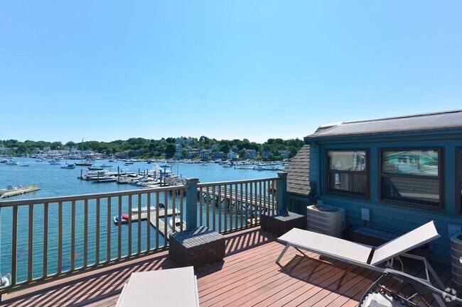 Building Photo - Winter Rental: Waterfront 3 Bed/3 Bath on ... Unit Winter Rental: The Gallery