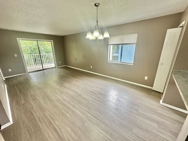 Photo - 2549 S Oak Ave Unit r2549soD