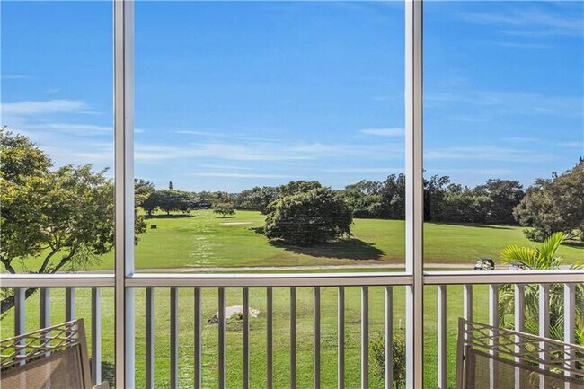 Photo - 3100 N Palm Aire Dr Unit 406