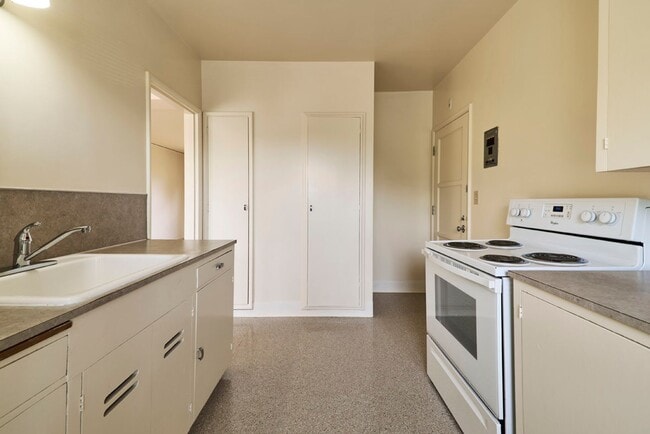 Photo - Parkview Apartments