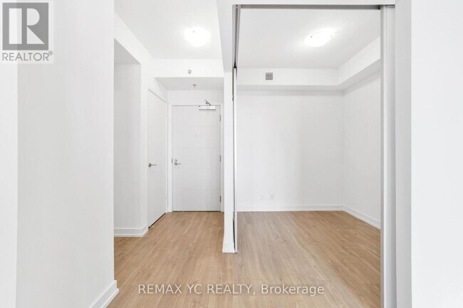 Photo - 203 College St Unité 2605