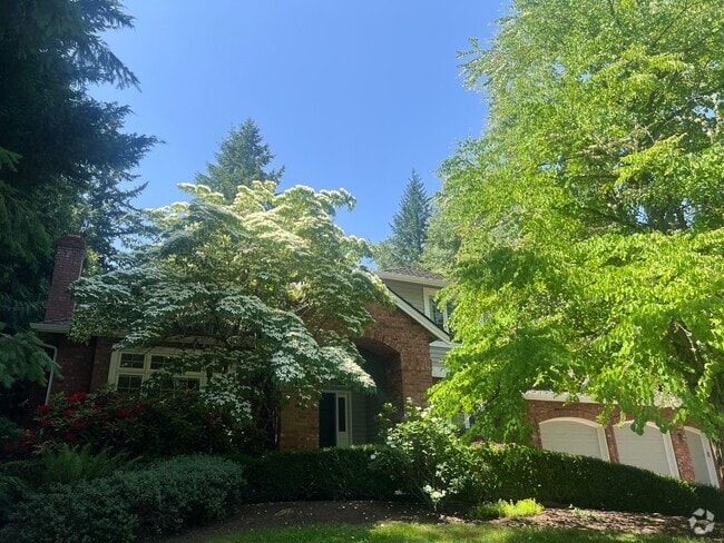 Building Photo - 4bd/2.5ba Redmond Home