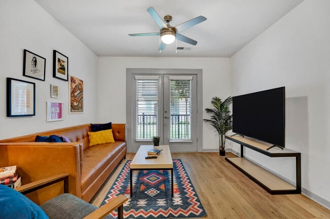 Building Photo - 894 Tiger Blvd Rental
