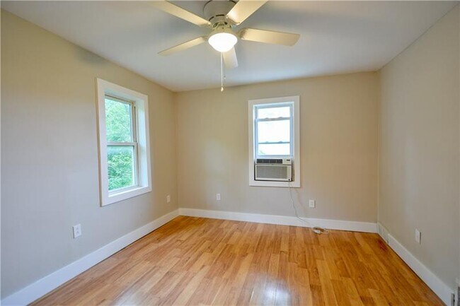 Photo - 1699 N Walnut St