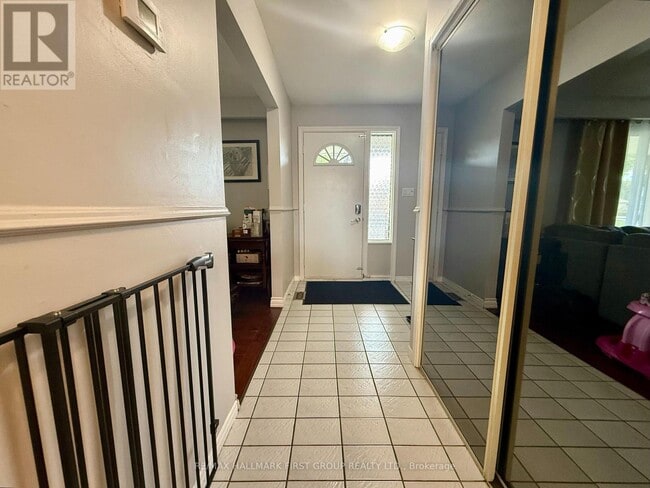 Photo - 906 Cecylia Ct