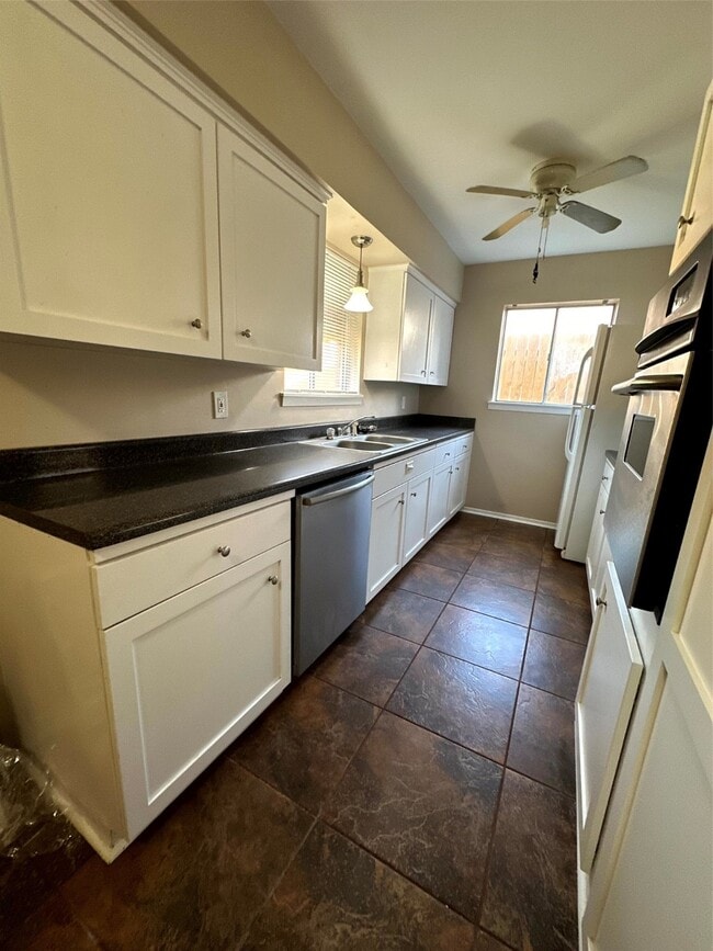 Photo - 1520 Highland Dr